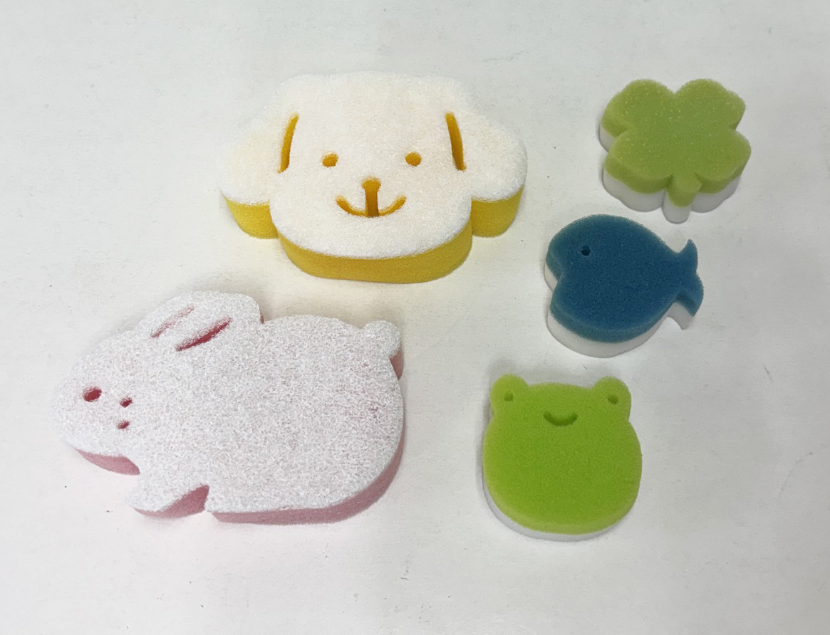 オリジナル型抜きスポンジの製作例